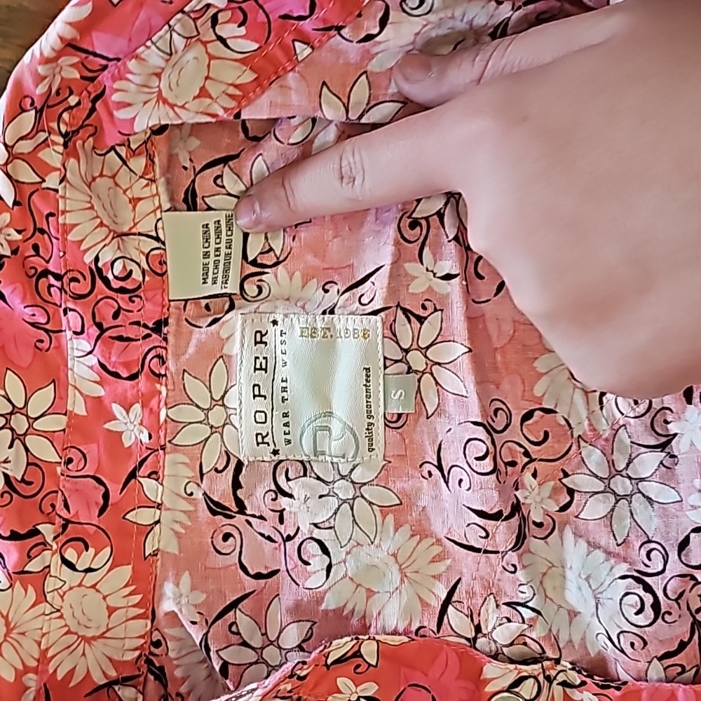 Button up - Picture 3 of 3